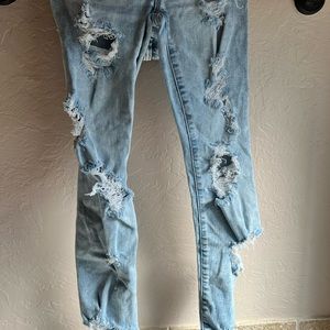 Distressed skinny jeans